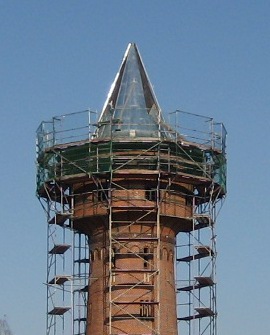 Letzte Dacharbeiten am Wasserturm